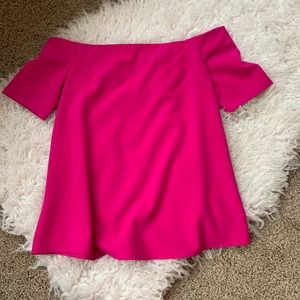 Essue Fuchsia Off the Should Top Size Small